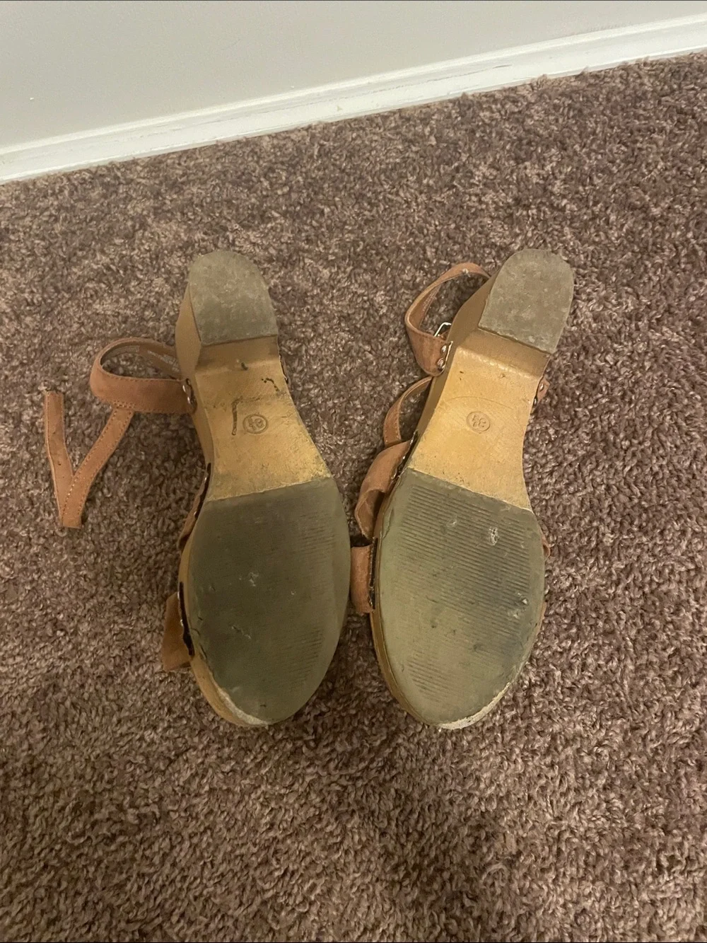 Universal Thread Suede Knot Wedge Sandals in Brown